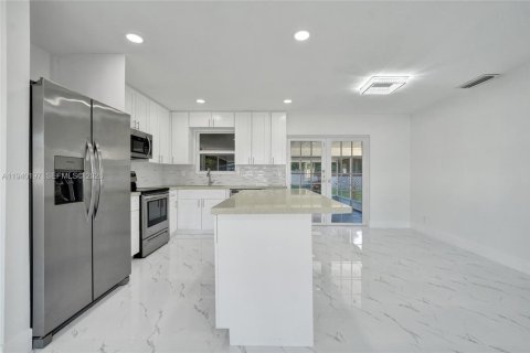 Casa en venta en Hollywood, Florida, 3 dormitorios № 1999712 - foto 27