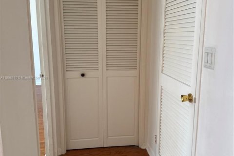 Copropriété à vendre à Miami Beach, Floride: 2 chambres, 144.93 m2 № 1948322 - photo 13