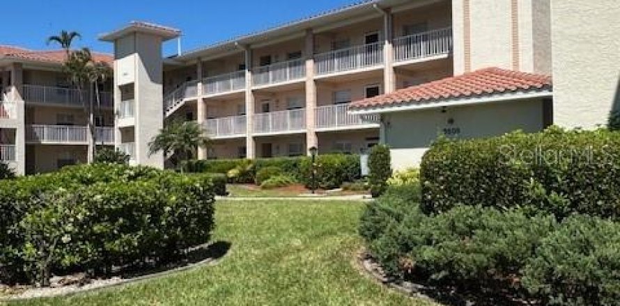 Condo in Bradenton, Florida, 2 bedrooms № 1583520