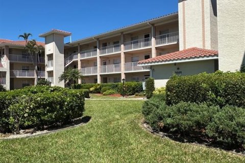 Condo in Bradenton, Florida, 2 bedrooms  № 1583520 - photo 8