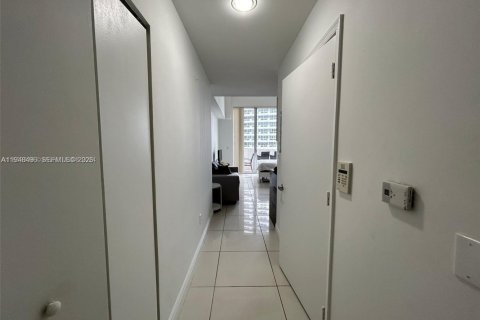 Снять в аренду кондоминиум в Майами, Флорида 37.25м2, № 2005060 - фото 2