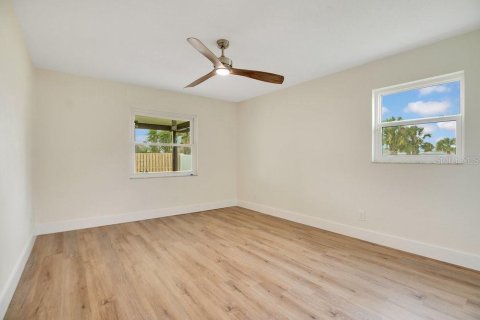 House in Ormond Beach, Florida 3 bedrooms, 169.73 sq.m. № 1547544 - photo 19