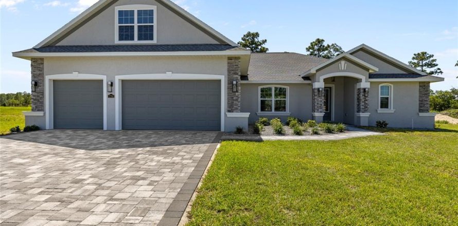 Villa ou maison à Dunnellon, Floride 5 chambres, 285.77 m2 № 1723396