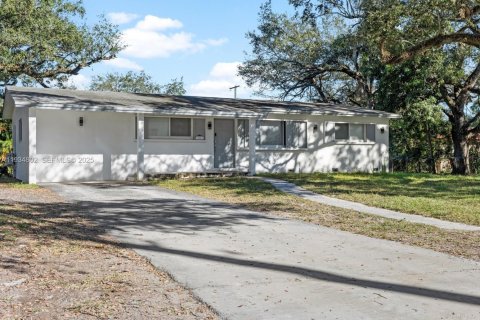 Villa ou maison à louer à Dania Beach, Floride: 4 chambres, 125.23 m2 № 1993019 - photo 5