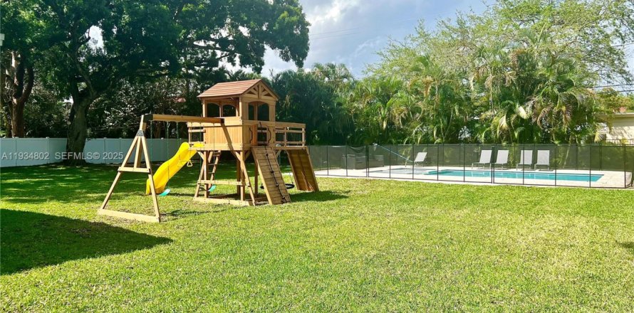 Villa ou maison à Dania Beach, Floride 4 chambres, 125.23 m2 № 1993019