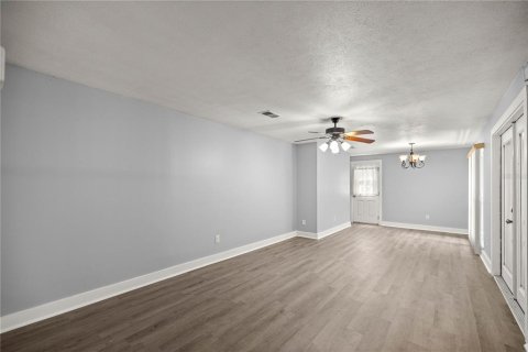 House in Ocala, Florida 3 bedrooms, 116.5 sq.m. № 1914998 - photo 7