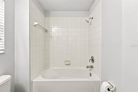Touwnhouse à louer à Brandon, Floride: 2 chambres, 143.81 m2 № 2158008 - photo 15