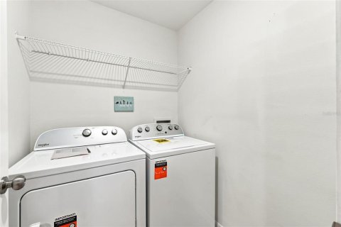 Touwnhouse à louer à Brandon, Floride: 2 chambres, 143.81 m2 № 2158008 - photo 18