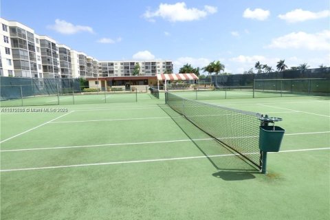 Condominio en venta en Pembroke Pines, Florida, 2 dormitorios, 97.55 m2 № 1921279 - foto 18