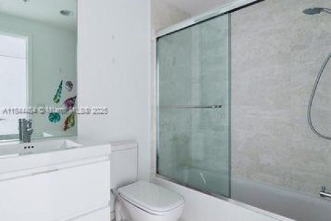 Condo in North Miami Beach, Florida, 3 bedrooms  № 1839647 - photo 10