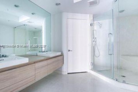 Condo in North Miami Beach, Florida, 3 bedrooms  № 1839647 - photo 19