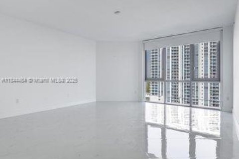 Condo in North Miami Beach, Florida, 3 bedrooms  № 1839647 - photo 20
