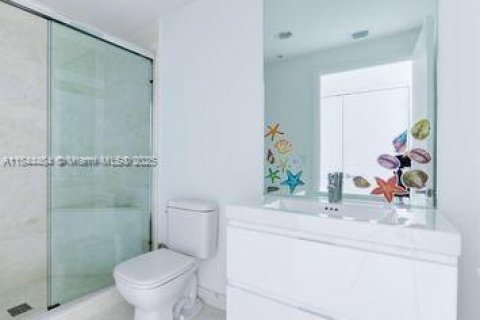 Condo in North Miami Beach, Florida, 3 bedrooms  № 1839647 - photo 11