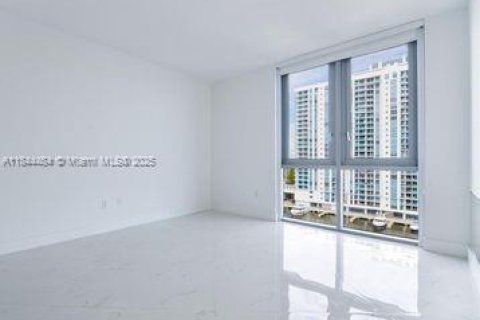 Condo in North Miami Beach, Florida, 3 bedrooms  № 1839647 - photo 15