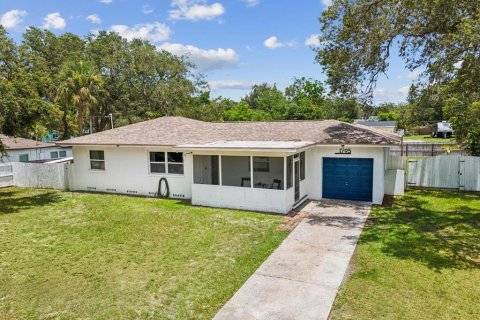 House in Clearwater, Florida 3 bedrooms, 95.88 sq.m. № 1821236 - photo 1