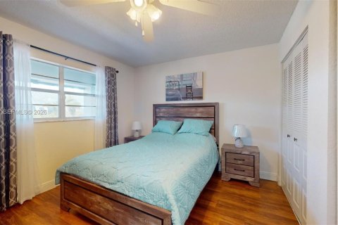 Condo in Margate, Florida, 2 bedrooms  № 1999483 - photo 23