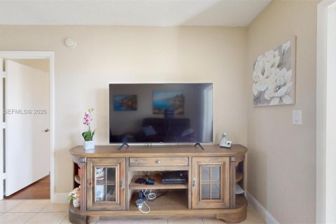 Condo in Margate, Florida, 2 bedrooms  № 1999483 - photo 7