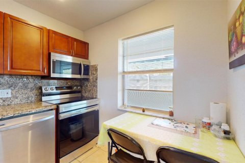 Condo in Margate, Florida, 2 bedrooms  № 1999483 - photo 18