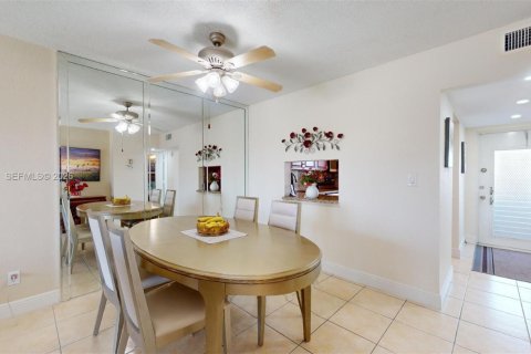 Condo in Margate, Florida, 2 bedrooms  № 1999483 - photo 10