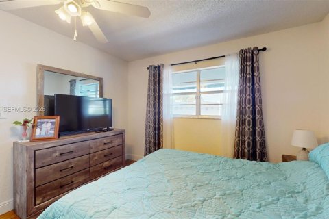 Condo in Margate, Florida, 2 bedrooms  № 1999483 - photo 27