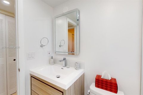 Condo in Margate, Florida, 2 bedrooms  № 1999483 - photo 22