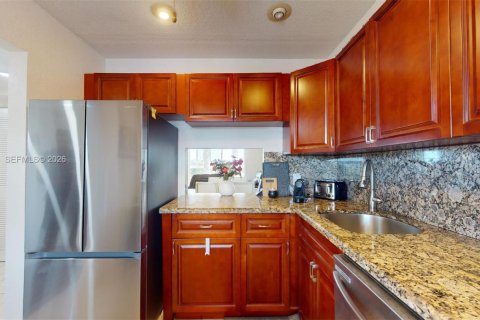 Condo in Margate, Florida, 2 bedrooms  № 1999483 - photo 19