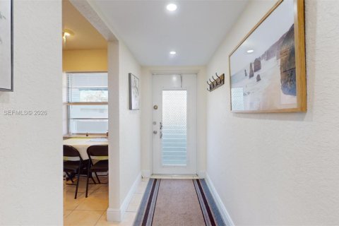 Condo in Margate, Florida, 2 bedrooms  № 1999483 - photo 16