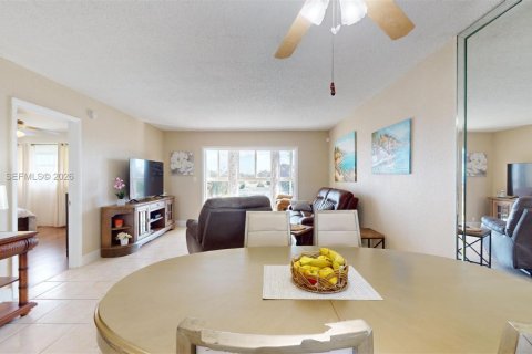 Condo in Margate, Florida, 2 bedrooms  № 1999483 - photo 3