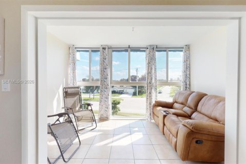 Condo in Margate, Florida, 2 bedrooms  № 1999483