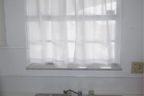 Condominio en alquiler en Hallandale Beach, Florida, 1 dormitorio, 74.32 m2 № 1966695 - foto 22