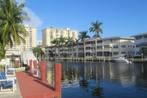 Condominio en alquiler en Hallandale Beach, Florida, 1 dormitorio, 74.32 m2 № 1966695 - foto 7