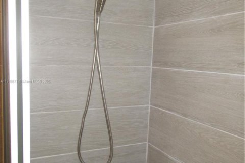 Condominio en alquiler en Hallandale Beach, Florida, 1 dormitorio, 74.32 m2 № 1966695 - foto 26