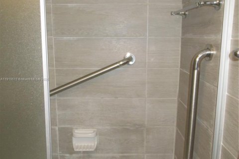 Condominio en alquiler en Hallandale Beach, Florida, 1 dormitorio, 74.32 m2 № 1966695 - foto 25