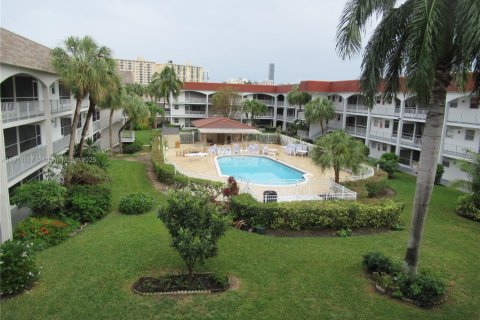 Condominio en alquiler en Hallandale Beach, Florida, 1 dormitorio, 74.32 m2 № 1966695 - foto 9