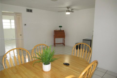 Condominio en alquiler en Hallandale Beach, Florida, 1 dormitorio, 74.32 m2 № 1966695 - foto 15
