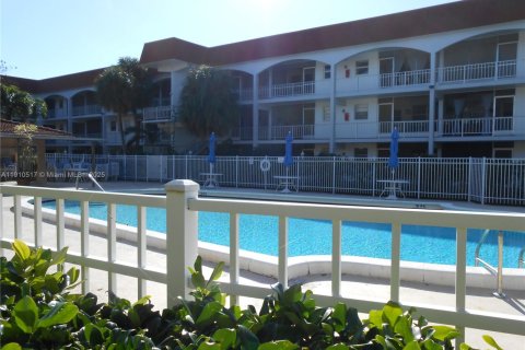 Condominio en alquiler en Hallandale Beach, Florida, 1 dormitorio, 74.32 m2 № 1966695 - foto 8