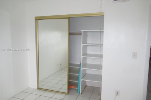 Condominio en alquiler en Hallandale Beach, Florida, 1 dormitorio, 74.32 m2 № 1966695 - foto 29