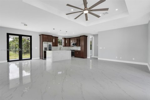 House in Lehigh Acres, Florida 4 bedrooms, 159.23 sq.m. № 1809605 - photo 29