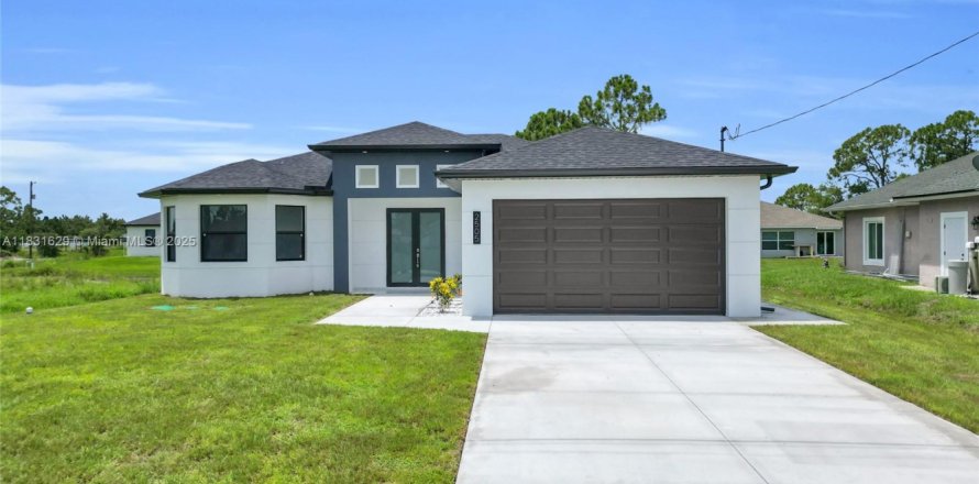 House in Lehigh Acres, Florida 4 bedrooms, 159.23 sq.m. № 1809605