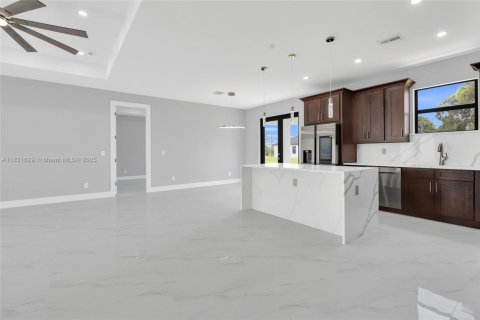 House in Lehigh Acres, Florida 4 bedrooms, 159.23 sq.m. № 1809605 - photo 28