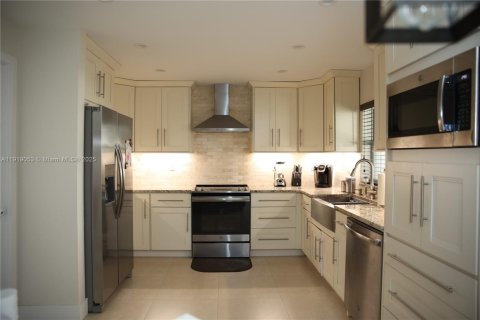 Купить виллу или дом в Плантация, Флорида 3 спальни, 139.35м2, № 1974379 - фото 10