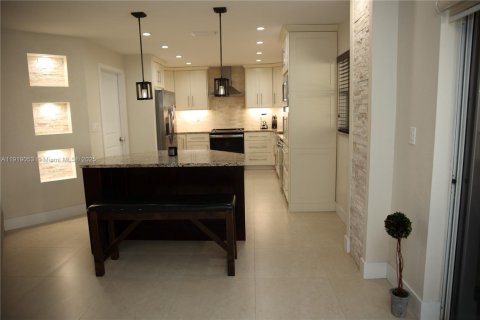 Купить виллу или дом в Плантация, Флорида 3 спальни, 139.35м2, № 1974379 - фото 16