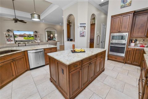 House in Lakeland, Florida 4 bedrooms, 318.84 sq.m. № 1533033 - photo 16