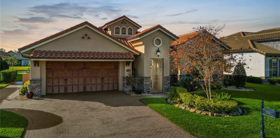 House in Lakeland, Florida 4 bedrooms, 318.84 sq.m. № 1533033