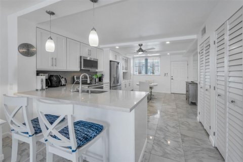Copropriété à louer à Indian Shores, Floride: 2 chambres, 86.86 m2 № 2436762 - photo 26