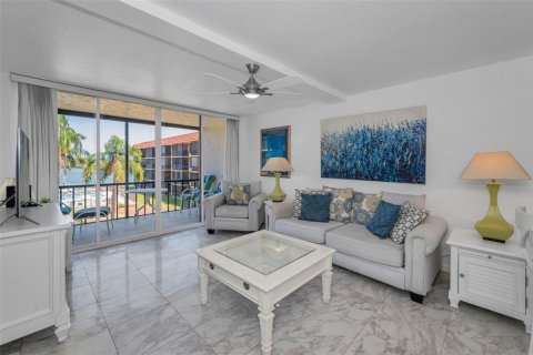 Copropriété à louer à Indian Shores, Floride: 2 chambres, 86.86 m2 № 2436762 - photo 6