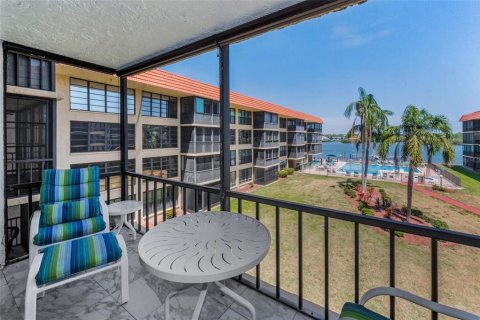 Copropriété à louer à Indian Shores, Floride: 2 chambres, 86.86 m2 № 2436762 - photo 12