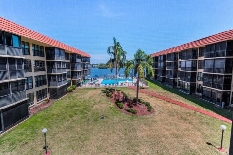 Copropriété à louer à Indian Shores, Floride: 2 chambres, 86.86 m2 № 2436762 - photo 9