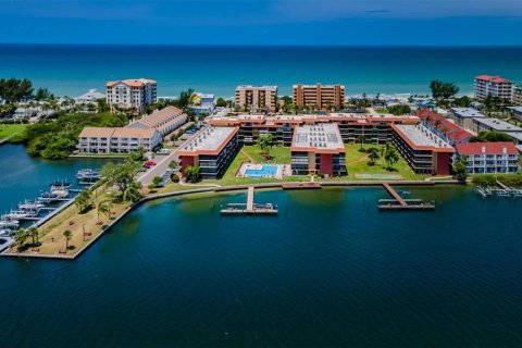 Copropriété à louer à Indian Shores, Floride: 2 chambres, 86.86 m2 № 2436762 - photo 4