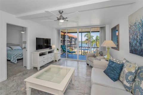 Copropriété à louer à Indian Shores, Floride: 2 chambres, 86.86 m2 № 2436762 - photo 8